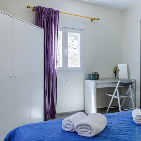 Apartment Aloupi *